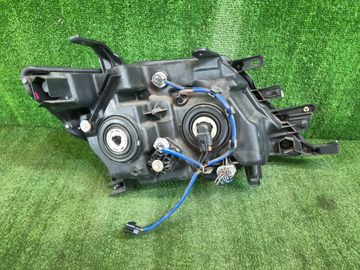 ФАРА НА NISSAN SERENA C26