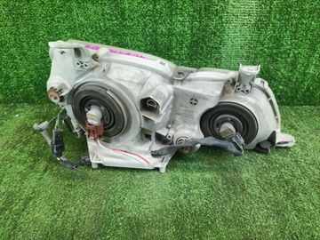 ФАРА НА TOYOTA GAIA SXM10G