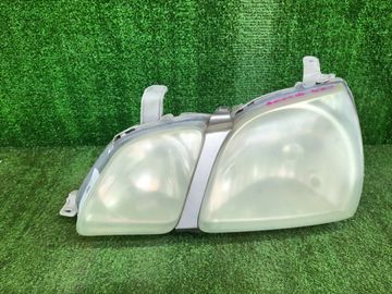 ФАРА НА TOYOTA GAIA SXM10G