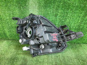 ФАРА НА DAIHATSU CAST LA250S