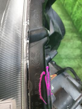 ФАРА НА TOYOTA NOAH ZRR80G