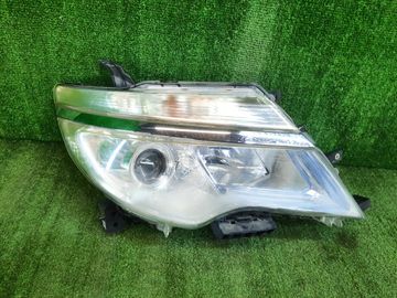 ФАРА НА NISSAN SERENA C26