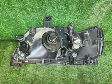 ФАРА НА NISSAN CUBE Z10