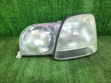 ФАРА НА TOYOTA PROGRES JCG10