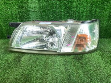 ФАРА НА NISSAN BLUEBIRD EU14