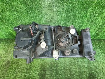 ФАРА НА NISSAN PRESAGE U30