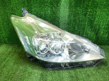 ФАРА НА TOYOTA PRIUS ALPHA ZVW41W