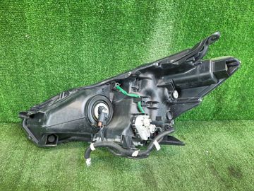 ФАРА НА TOYOTA PRIUS ALPHA ZVW41W