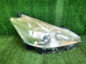 ФАРА НА TOYOTA PRIUS ALPHA ZVW41W