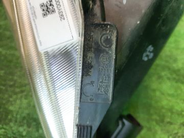 ФАРА НА TOYOTA AQUA NHP10