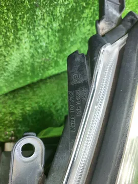 ФАРА НА MITSUBISHI GRANDIS NA4W