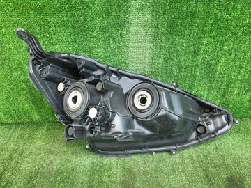 ФАРА НА TOYOTA AQUA NHP10