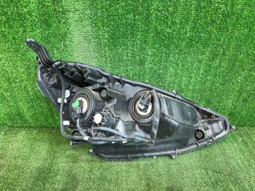 ФАРА НА TOYOTA AQUA NHP10