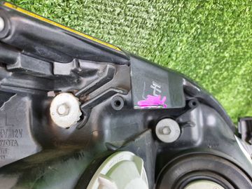 ФАРА НА TOYOTA PRIUS ZVW30