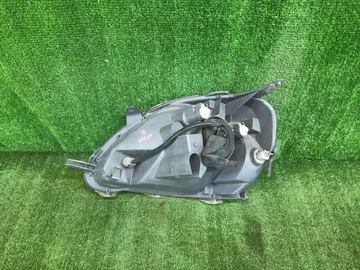 ФАРА НА TOYOTA VITZ NCP10