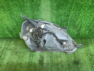 ФАРА НА TOYOTA VITZ NCP10