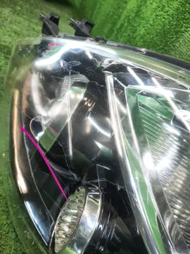 ФАРА НА TOYOTA ISIS ZNM10G