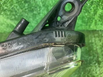 ФАРА НА TOYOTA ISIS ZNM10G