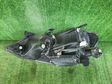 ФАРА НА TOYOTA IPSUM ACM21W