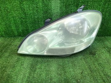 ФАРА НА TOYOTA IPSUM ACM21W