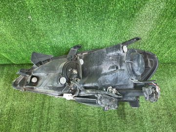 ФАРА НА TOYOTA IPSUM ACM21W