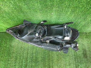 ФАРА НА TOYOTA IPSUM ACM21W