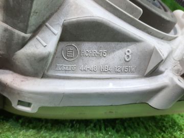 ФАРА НА TOYOTA GAIA SXM10G