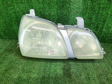ФАРА НА TOYOTA GAIA SXM10G