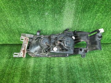 ФАРА НА NISSAN LIBERTY PM12