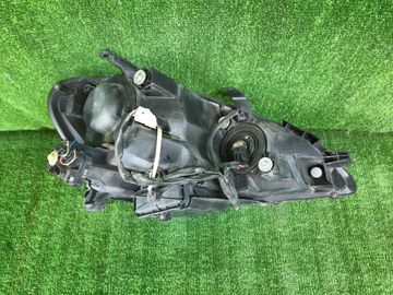 ФАРА НА TOYOTA IPSUM ACM21W