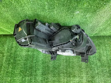 ФАРА НА VOLKSWAGEN TOURAN 1T1