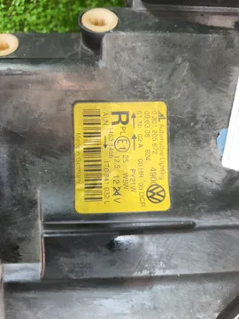 ФАРА НА VOLKSWAGEN TOURAN 1T1