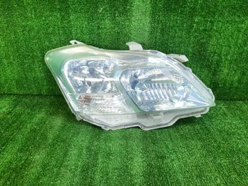 ФАРА НА TOYOTA PREMIO ZRT260