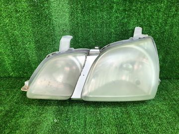 ФАРА НА TOYOTA GAIA SXM10G