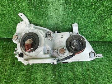 ФАРА НА TOYOTA GAIA SXM10G