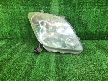 ФАРА НА TOYOTA IST NCP60