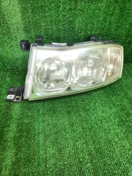 ФАРА НА NISSAN CEDRIC MY34