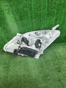 ФАРА НА TOYOTA COROLLA SPACIO NZE121N