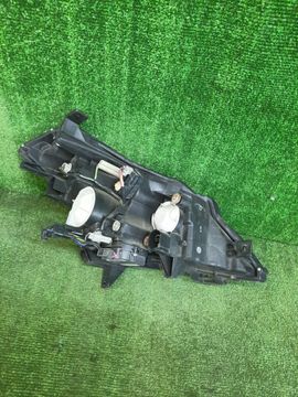 ФАРА НА NISSAN PRESAGE TU31