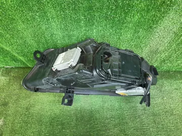 ФАРА НА AUDI A6 4F2