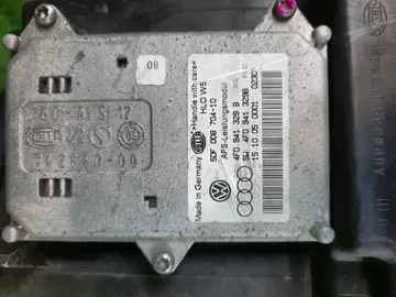 ФАРА НА AUDI A6 4F2