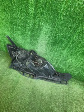 ФАРА НА MAZDA AXELA BK5P