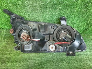 ФАРА НА TOYOTA IPSUM SXM10G