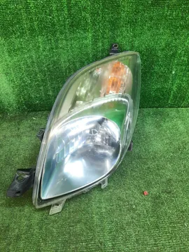 ФАРА НА TOYOTA VITZ KSP90