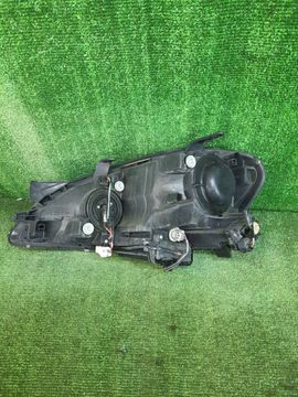 ФАРА НА TOYOTA IPSUM ACM21W
