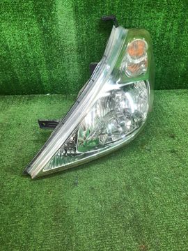 ФАРА НА NISSAN PRESAGE TU31