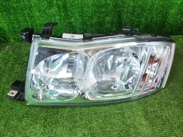 ФАРА НА NISSAN CEDRIC Y34
