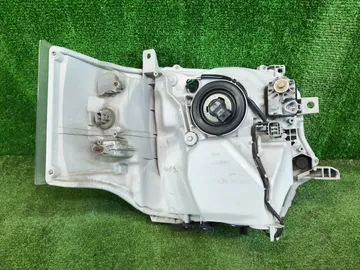 ФАРА НА TOYOTA HIACE KDH200