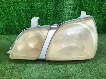 ФАРА НА TOYOTA GAIA SXM10G