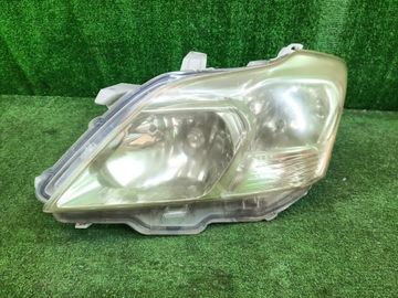ФАРА НА TOYOTA PREMIO ZRT260